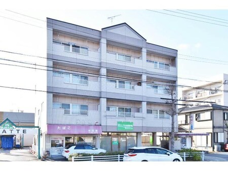 ファミーユ道徳外観写真