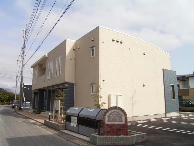 パインコーン　1番館の物件外観写真