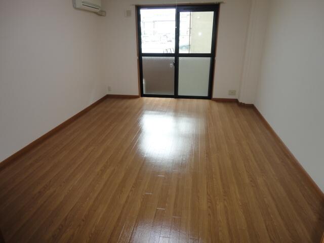 物件内観写真2　(洋室)