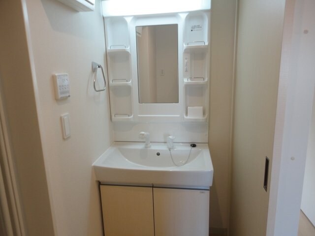 物件内観写真7　(洗髪洗面化粧台)