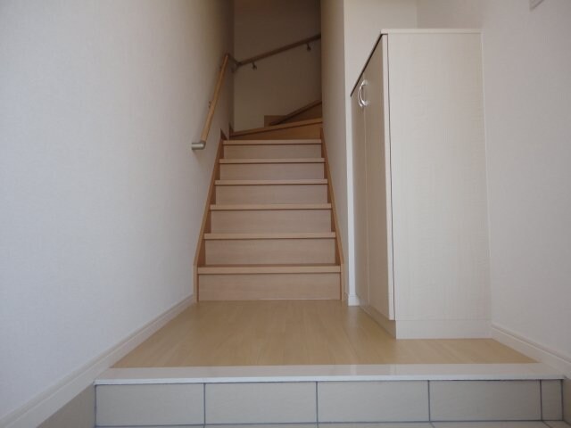 物件内観写真20　(階段)