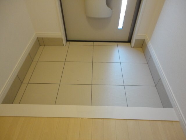 物件内観写真21　(玄関)