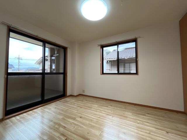 物件内観写真10　(洋室)