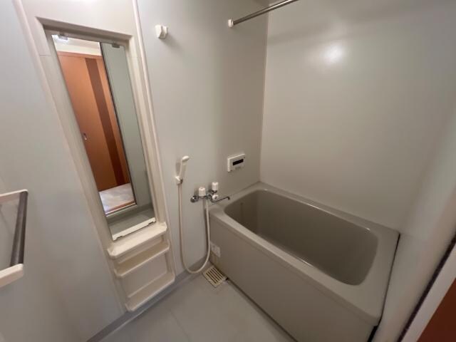 物件内観写真15　(ユニットバス)