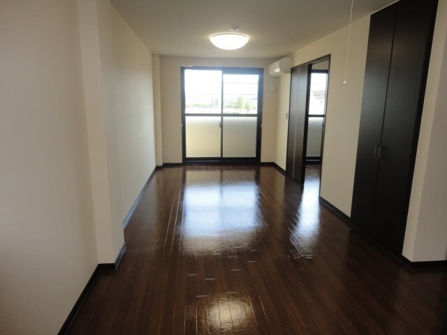 物件内観写真3　(リビング（イメージ）)