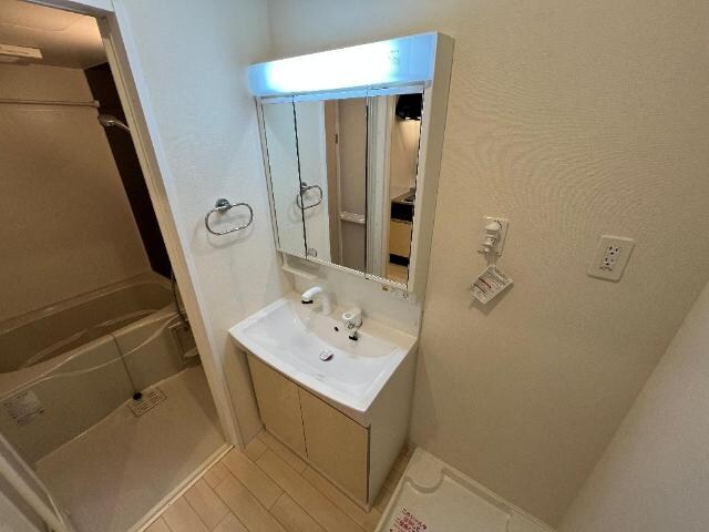 物件内観写真15　(洗髪洗面化粧台)
