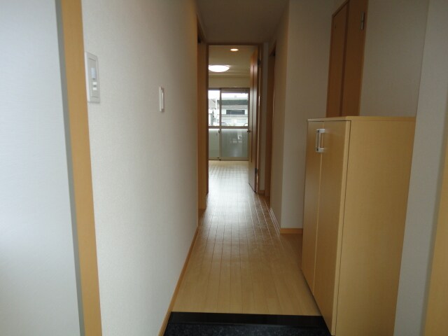 物件内観写真9　(玄関)