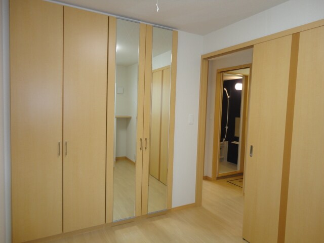 物件内観写真12　(洋室)