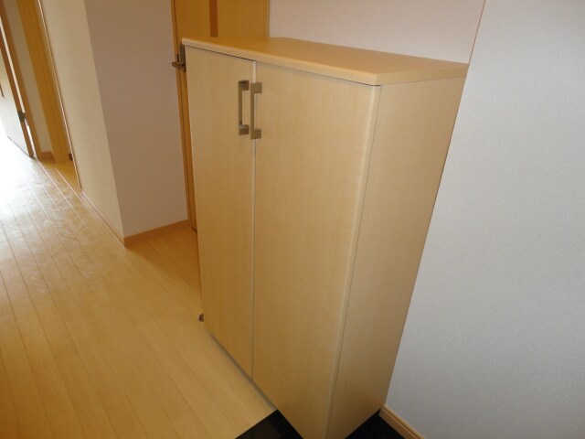 物件内観写真18　(下駄箱)