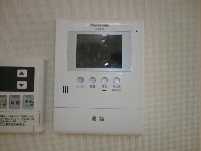 物件内観写真17　(カメラ付インターホン)