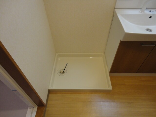 物件内観写真11　(洗濯機置場)