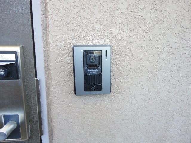 物件内観写真11　(カメラ付インターホン)
