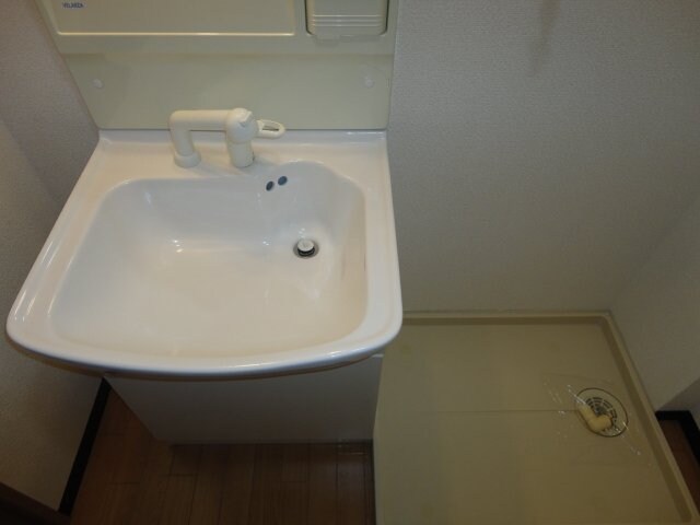 物件内観写真18　(洗濯機置場)