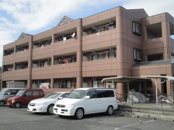 駐車場(外観写真（昼）)