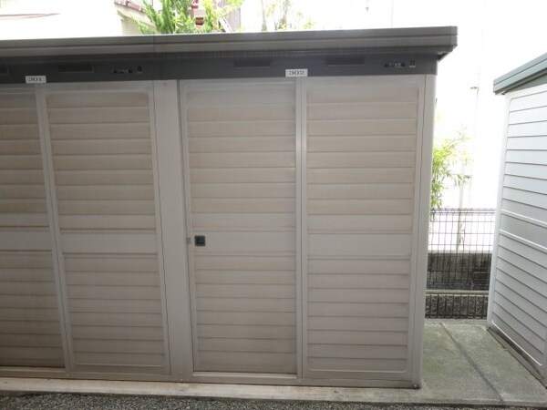 建物設備(専用室外物置)