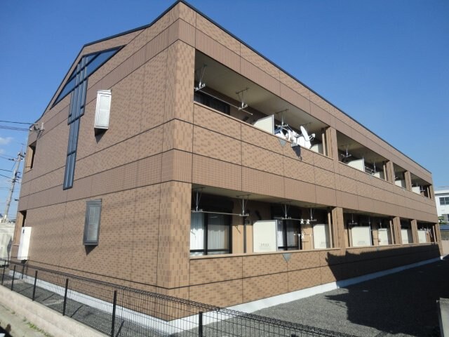 物件外観写真1　(外観写真（昼）)