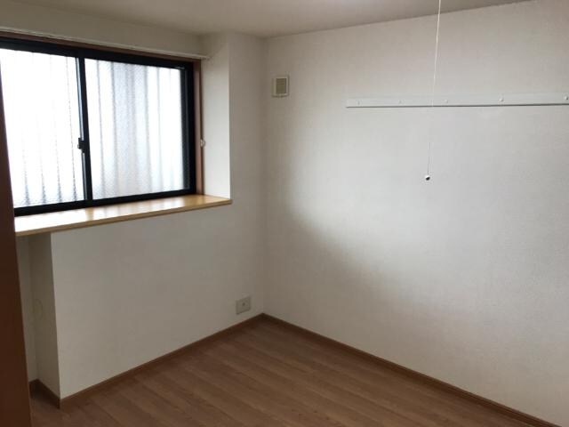 物件内観写真12　(洋室)