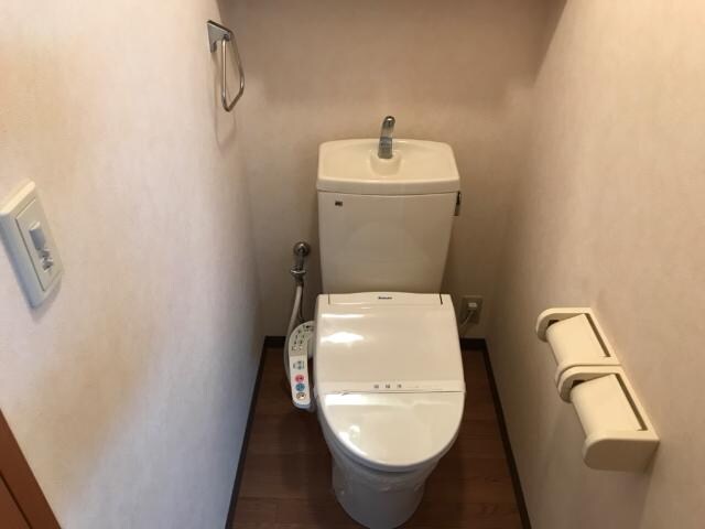 物件内観写真16　(シャワー付トイレ)