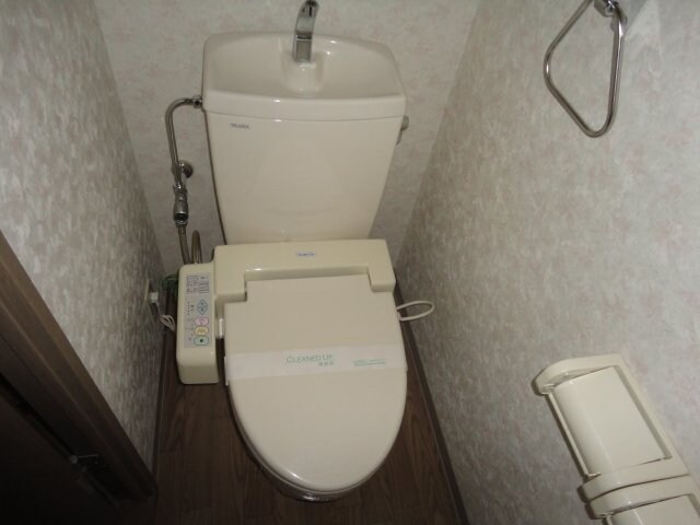 物件内観写真17　(シャワー付トイレ)