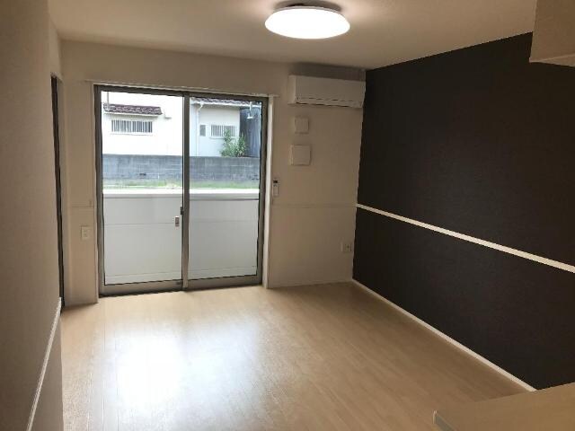 物件内観写真10　(リビング)