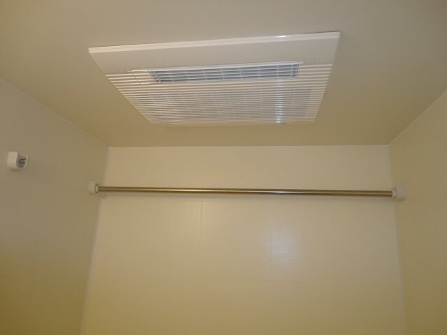 物件内観写真11　(浴室乾燥機（同タイプ）)