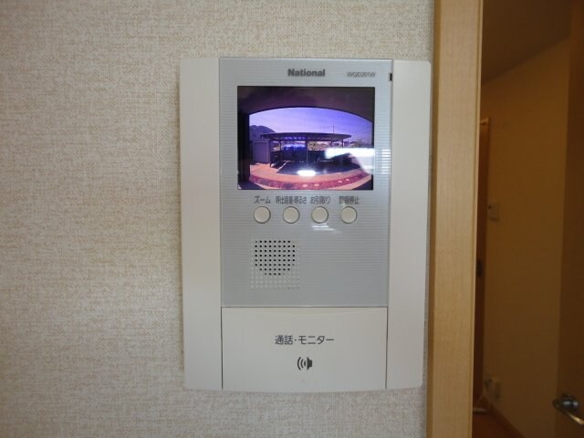 物件内観写真13　(カメラ付インターホン)