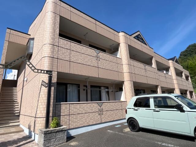 物件外観写真2　(外観写真（昼）)