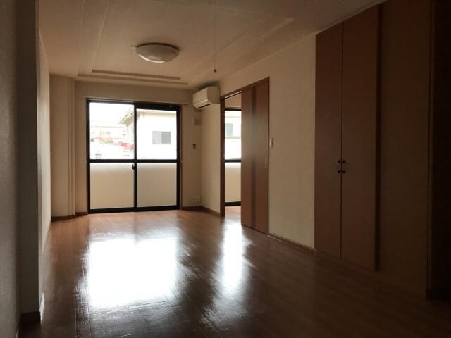 物件内観写真12　(リビング)