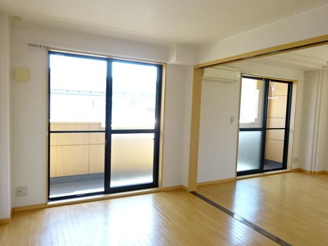 物件内観写真4　(洋室(6.1帖))