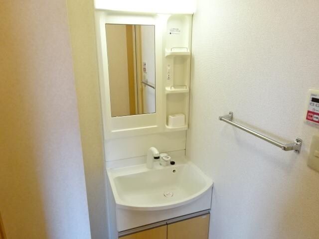 物件内観写真8　(洗髪洗面化粧台)