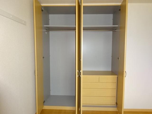 物件内観写真18　(クローゼット(5.6帖洋室))