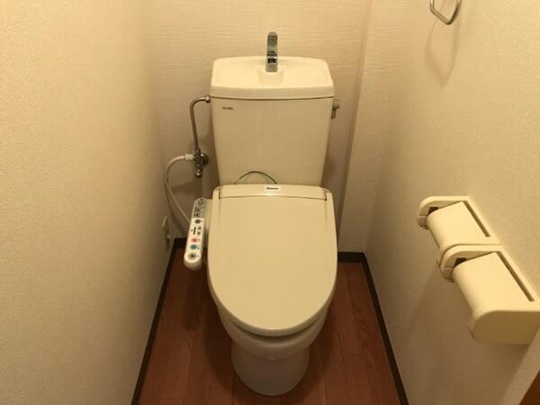 トイレ(シャワー付トイレ)