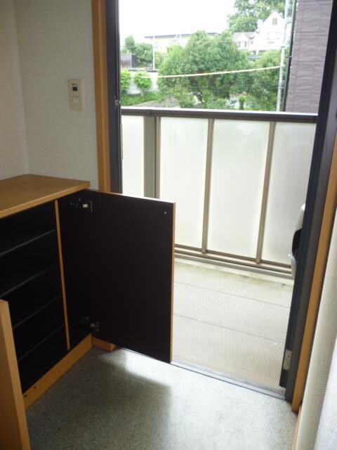 物件内観写真6　(玄関)