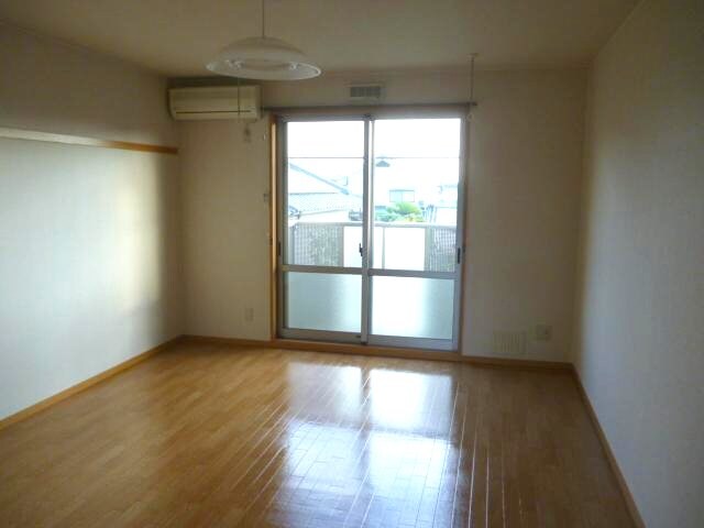 物件内観写真2　(洋室)