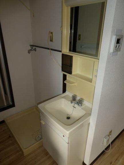 物件内観写真5　(洗面所)