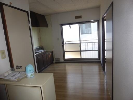 物件内観写真3　(リビング)