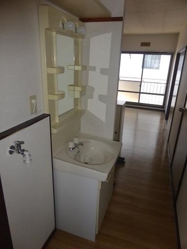 物件内観写真7　(洗面所)