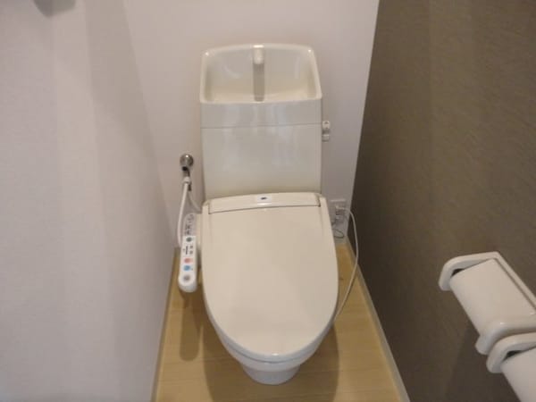 トイレ(シャワー付トイレ)
