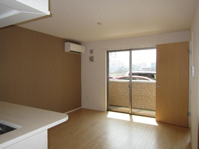 物件内観写真10　(リビング)