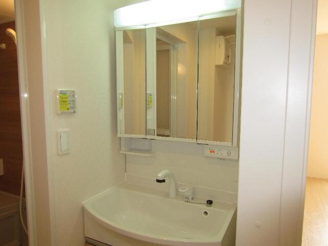 物件内観写真15　(洗髪洗面化粧台)