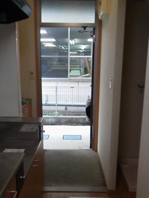 物件内観写真5　(玄関)