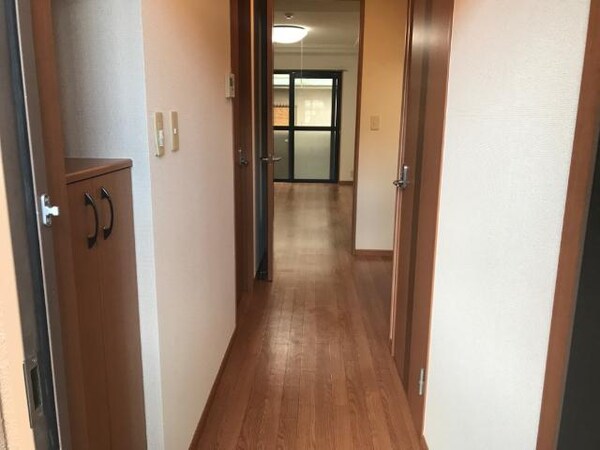 玄関(廊下)