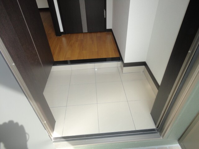 物件内観写真24　(玄関)