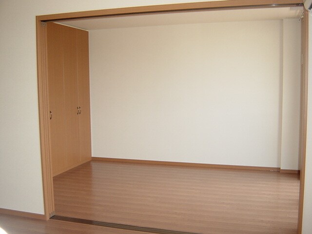 物件内観写真10　(洋室（6.1帖）)