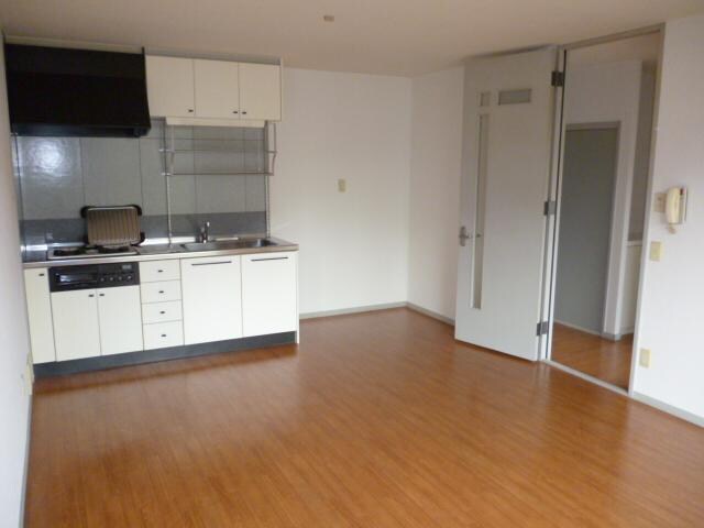 物件内観写真3　(リビング)