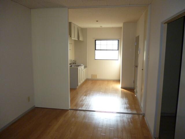 物件内観写真6　(洋室)