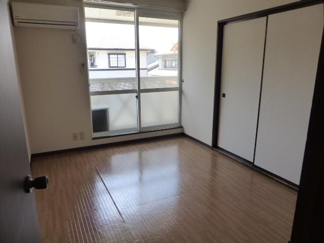 物件内観写真3　(洋室)