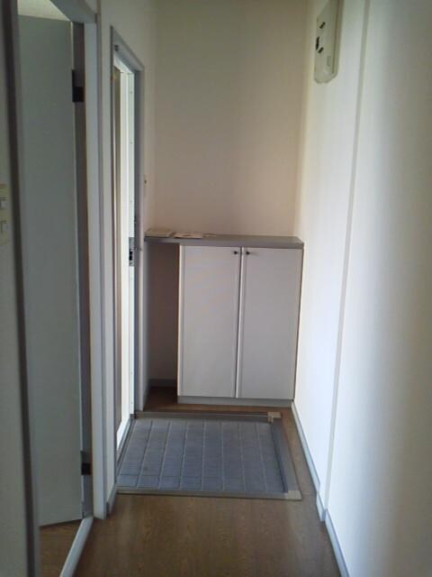 物件内観写真9　(玄関)