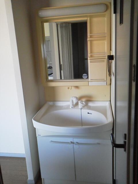 物件内観写真12　(洗面所)