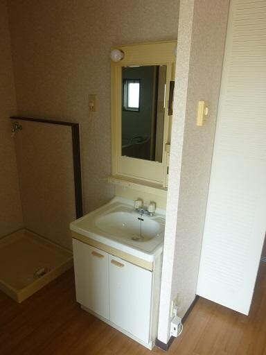 物件内観写真4　(洗面所)